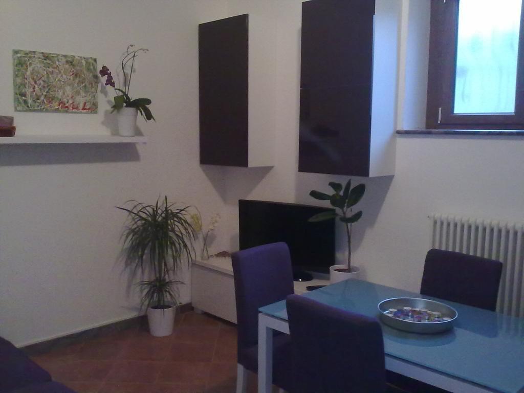 Affittacamere Valchiavenna - Foresteria Lombarda Con Parcheggio Privato Sul Posto! Apprezzata Gestione Familiare Dal 2012, Qualita-Prezzo Top! "Guest-House With Private Parking On Site! Appreciated Family Management Since 2012, Quality-Price Top!" Δωμάτιο φωτογραφία
