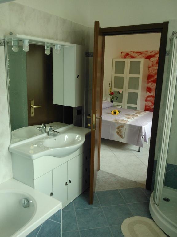 Affittacamere Valchiavenna - Foresteria Lombarda Con Parcheggio Privato Sul Posto! Apprezzata Gestione Familiare Dal 2012, Qualita-Prezzo Top! "Guest-House With Private Parking On Site! Appreciated Family Management Since 2012, Quality-Price Top!" Δωμάτιο φωτογραφία