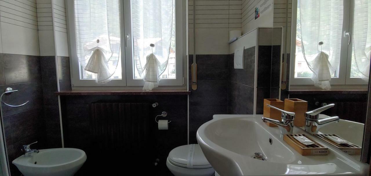 Affittacamere Valchiavenna - Foresteria Lombarda Con Parcheggio Privato Sul Posto! Apprezzata Gestione Familiare Dal 2012, Qualita-Prezzo Top! "Guest-House With Private Parking On Site! Appreciated Family Management Since 2012, Quality-Price Top!" Εξωτερικό φωτογραφία