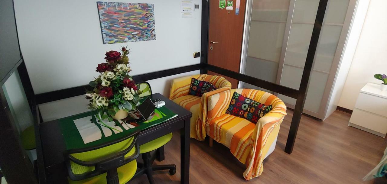 Affittacamere Valchiavenna - Foresteria Lombarda Con Parcheggio Privato Sul Posto! Apprezzata Gestione Familiare Dal 2012, Qualita-Prezzo Top! "Guest-House With Private Parking On Site! Appreciated Family Management Since 2012, Quality-Price Top!" Εξωτερικό φωτογραφία