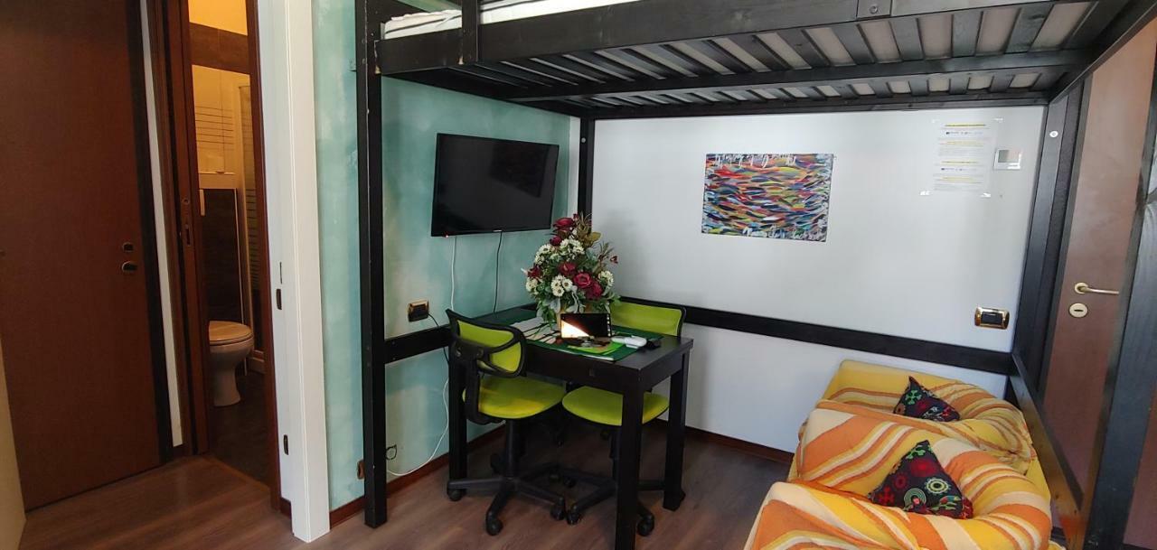 Affittacamere Valchiavenna - Foresteria Lombarda Con Parcheggio Privato Sul Posto! Apprezzata Gestione Familiare Dal 2012, Qualita-Prezzo Top! "Guest-House With Private Parking On Site! Appreciated Family Management Since 2012, Quality-Price Top!" Εξωτερικό φωτογραφία