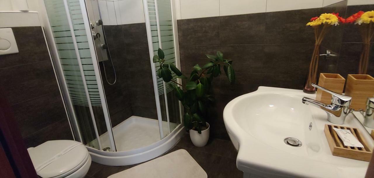 Affittacamere Valchiavenna - Foresteria Lombarda Con Parcheggio Privato Sul Posto! Apprezzata Gestione Familiare Dal 2012, Qualita-Prezzo Top! "Guest-House With Private Parking On Site! Appreciated Family Management Since 2012, Quality-Price Top!" Εξωτερικό φωτογραφία